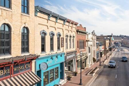 Hip Urban Loft - Small Town Charm -124 Lofts #3 웨스트던디 외부 사진