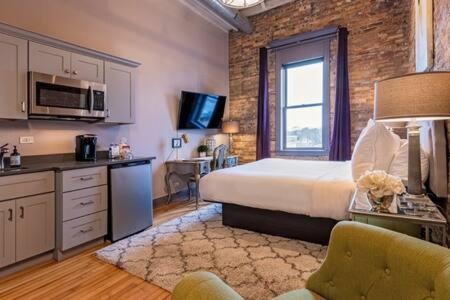 Hip Urban Loft - Small Town Charm -124 Lofts #3 웨스트던디 외부 사진