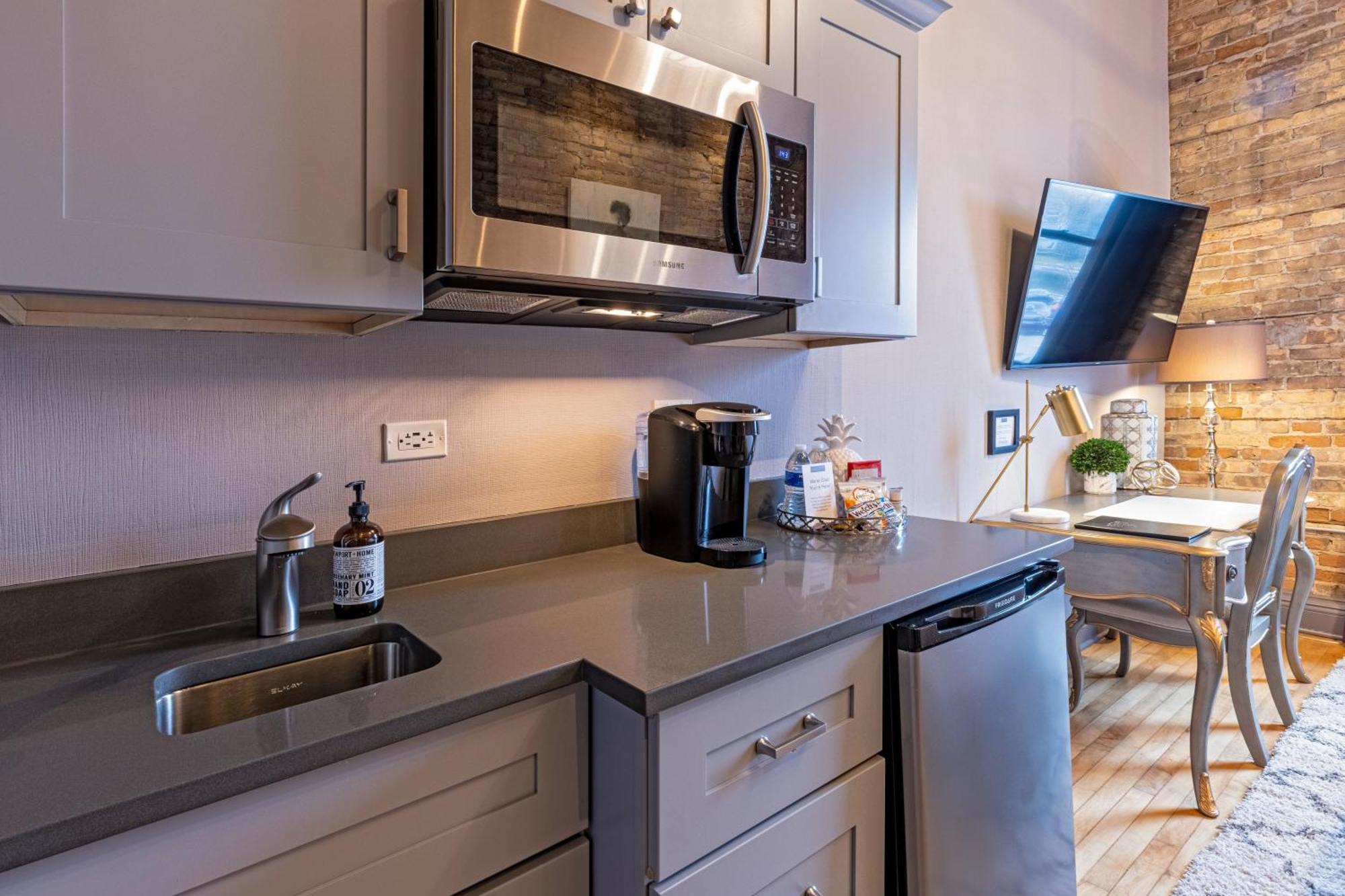 Hip Urban Loft - Small Town Charm -124 Lofts #3 웨스트던디 외부 사진